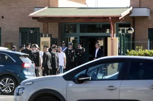 "Convinto di averla portata all'asilo". Il dramma del padre della bimba morta in auto 