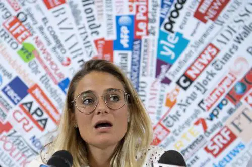 "Meglio porco che fascista". L'ennesimo insulto di lady Ong alla Meloni