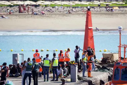 0,7% della spesa pubblica per i profughi. Ma le Ong prendono già contributi milionari