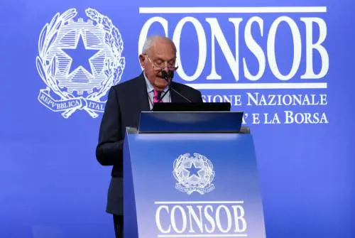 "Servono garanzie sul debito": l'avvertimento di Savona