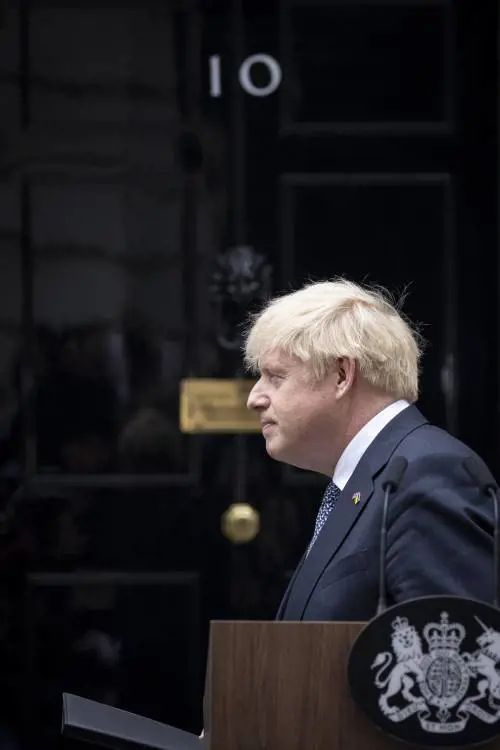 Bufera Johnson contro il premier Sunak
