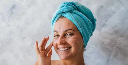 Crema antirughe, quale il prodotto più adatto e quando iniziare a utilizzarla