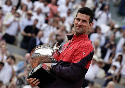 Roland Garros, Djokovic trionfa a Parigi e diventa leggenda: è il suo 23° Slam