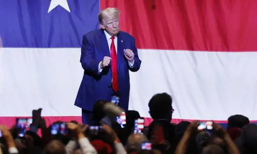 Trump non molla la campagna Usa 2024: “Sarà la battaglia finale”