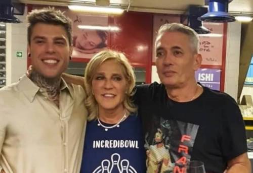 "Dillo alla mamma...". Chi è Annamaria Berrinzaghi, la madre di Fedez