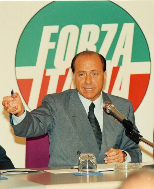 "Esempio negativo". La vergogna della sinistra che si rifiuta di ricordare il Cav