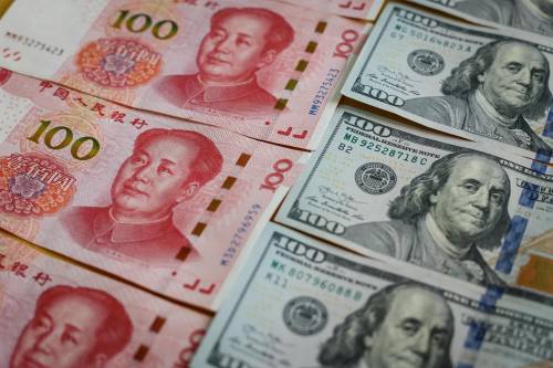 Yuan sotto stress e ostacoli per sfidare il dollaro: cosa succede alla moneta cinese