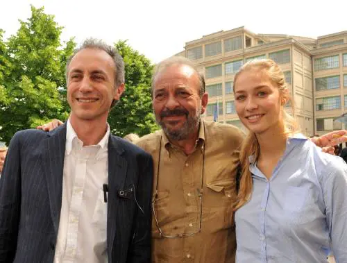 Vauro, Travaglio & C. La festa senza pudore degli ultimi sciacalli