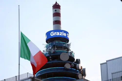 "Quante risate con te...". Ecco i necrologi più belli e toccanti per Silvio Berlusconi