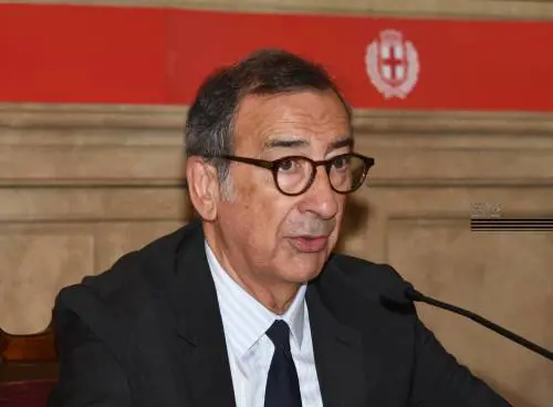Sala fa la guerra alle auto. Pronto l'aumento di Area C