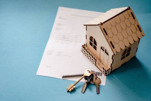 Vendere casa con tassi alti: ecco come muoversi con il mercato in frenata