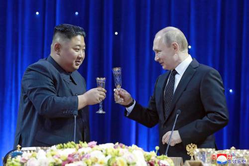 Gli Usa inchiodano Kim: "Mille container di armi alla Russia"