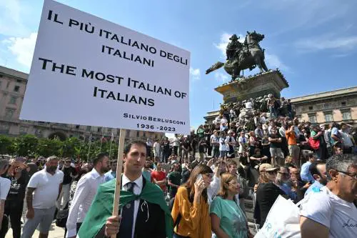 Tre ore senza spot. Un rito di popolo in linea con Silvio