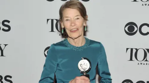 Addio a Glenda Jackson: l'attrice due volte premio Oscar è morta a 87 anni