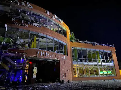 La tattica degli ucraini per arrivare in Crimea. E Mosca arruola i vigili