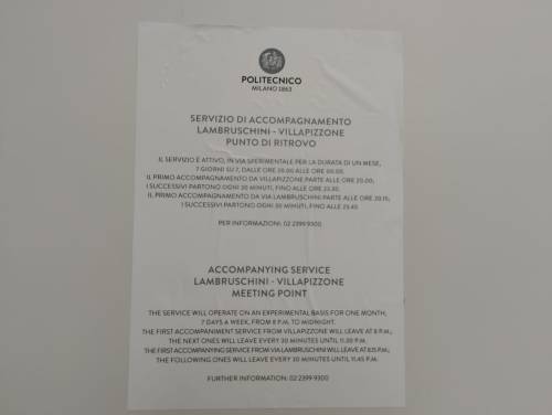 Universitari del Politecnico di Milano Bovisa scortati dai vigilantes