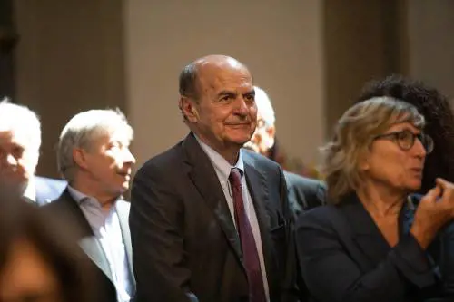 L'ultimo saluto a Flavia Prodi: commozione ai funerali