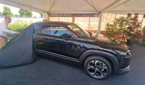 Mazda MX-30 R-EV, anteprima nazionale della futuristica plug-in con motore rotativo
