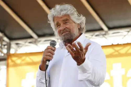 Energie rinnovabili, Grillo loda la Cina (ma tace sul carbone di Pechino)