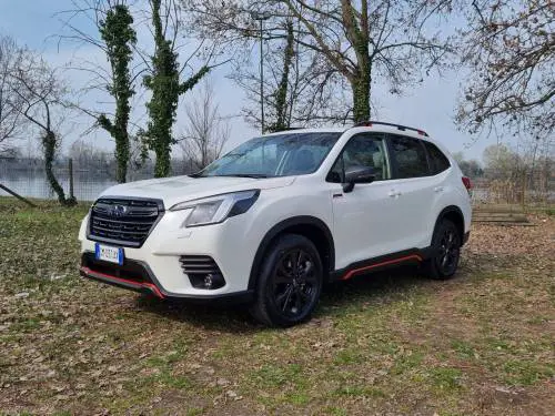 Subaru Forester 2.0 e-Boxer Mild Hybrid: inarrestabile e con spazio per l’avventura. La prova su strada 