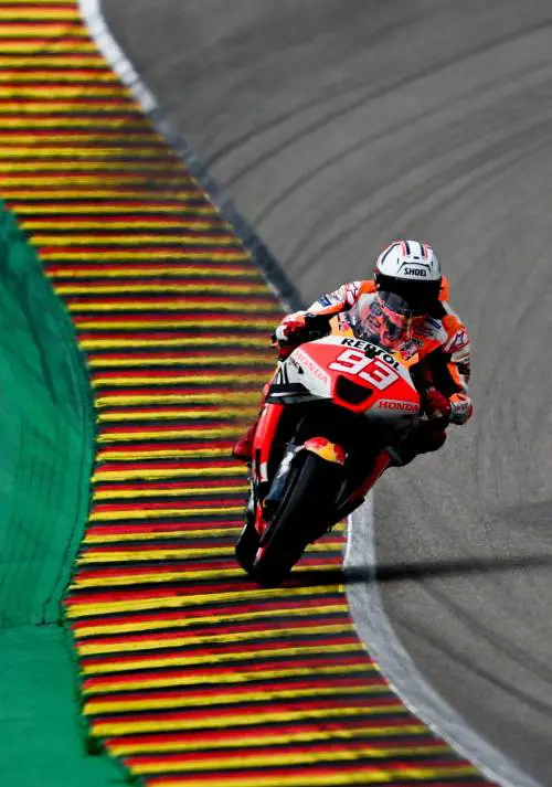 Dalla Honda a privato. Il mondo al contrario di Marquez fenomeno