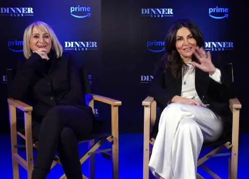 "Spero glielo rifilino a lei". Lo sfottò di Sabrina Ferilli a Luciana Littizzetto