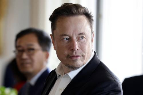 Musk, l'alleato segreto dello Zar: satelliti spenti per evitare un attacco