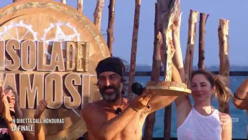 Isola dei Famosi 2023, le pagelle: Marco Mazzoli re dell’Isola (voto 10), non convince Andrea Lo Cicero (voto 5)
