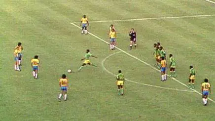 Il giallo della punizione battuta al contrario