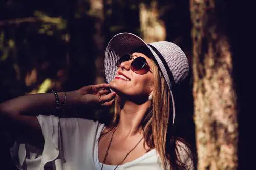 Come proteggere gli occhi dai raggi ultravioletti del sole