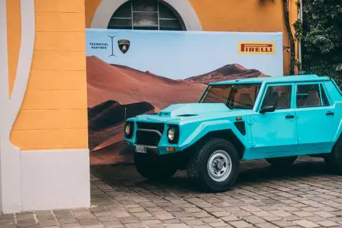 Pirelli Scorpion BK, ritorna lo pneumatico per la storica Lamborghini LM002