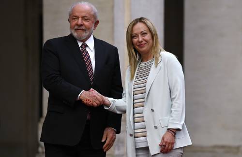 La diplomazia di Meloni dal moderato Macron al massimalista Lula