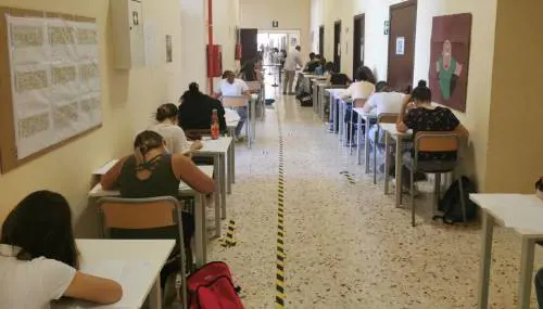 Maturità 2023: ecco tutti gli strafalcioni, dalla Divina Commedia a Giovanni Pascoli