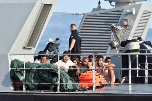Gestiva gli sbarchi dall'estero: blitz degli 007 contro trafficante egiziano
