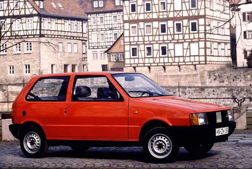 Fiat Uno, l’utilitaria per ogni esigenza