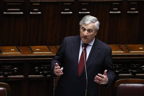 Anche Tajani boccia il salario minimo: "Spingerebbe verso il basso le retribuzioni"