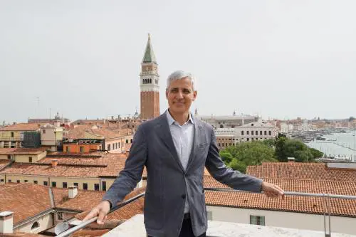 Sud, stranieri e queer: una Biennale "di bandiera"