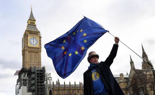 "Vietato esporre bandiera Ue". È "guerra" a Londra per l'anniversario della Brexit