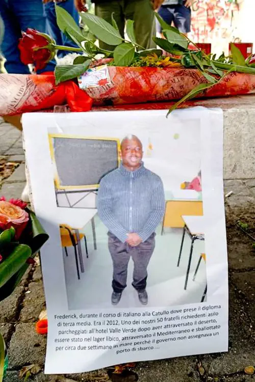 Pomigliano, il clochard pestato a morte e i video choc delle violenze. "Io sono bravo"