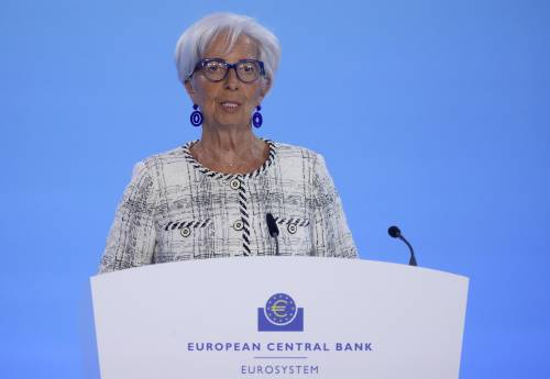 La Lagarde alza ancora i tassi ma l'Italia si mette di traverso: "Pagano famiglie e imprese"