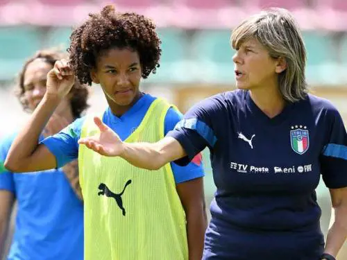 Sara Gama e Milena Bertolini, protagoniste discusse di questa fase preparatoria al Mondiale (via Twitter)