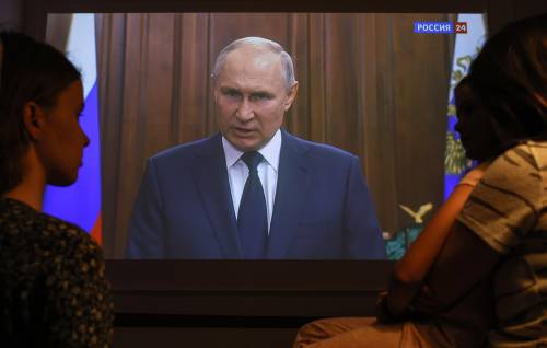 "A Kiev volevano che la Russia soffocasse nel sangue". Putin tende la mano alla Wagner