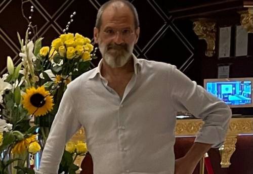 Fermato manager italiano: ha già lasciato il Paese. Aveva una bustina di polvere bianca nella sua auto