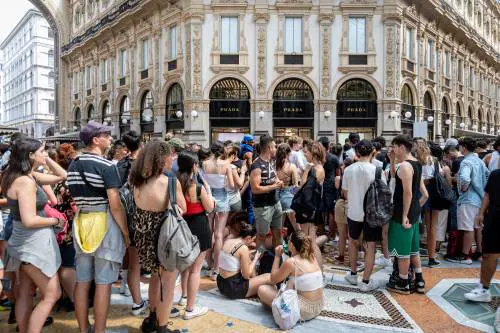 Con Fedez un altro concerto in Duomo. La rabbia dei commercianti in centro