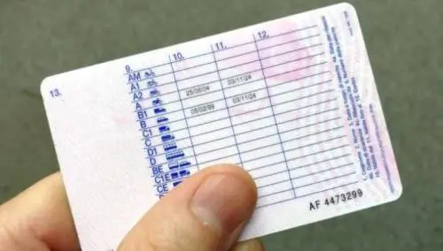 Ha guidato per 30 anni senza patente: multata di 5 mila euro