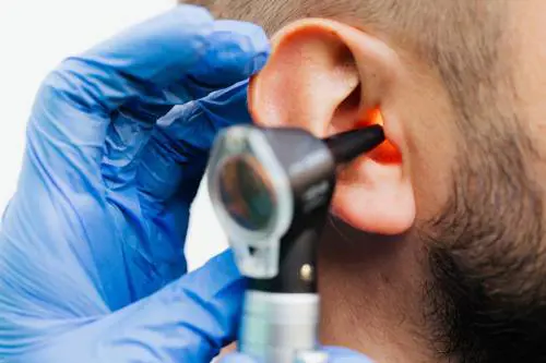 Ipoacusia: sintomi e rischio di degenerazione cognitiva