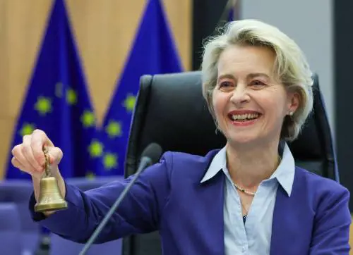 Von der Leyen chiama Draghi. E il governo spera in un assist