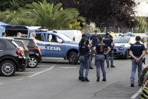 I rilievi della Scientifica per l'omicidio di Michelle Causo a Primavalle