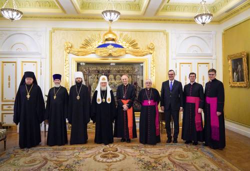 Il niet del Cremlino alla "pace" di Zuppi. Ma il patriarca Kyrill apre al Pontefice