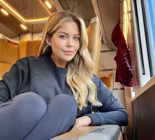 "Sul mio peso commenti morbosi". La confessione di Costanza Caracciolo sulla diastasi